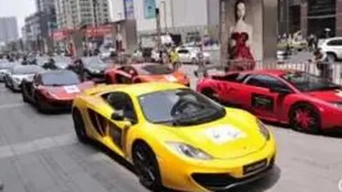 霍建华刘亦菲央八新剧船戏火花，45岁魅力不减，吻戏场面引观众热议