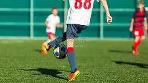 西安钟楼深夜遭车祸，省级文保受损情况待定